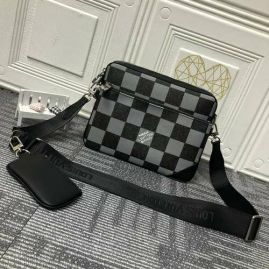 Picture of LV Mens Bags _SKUfw104292880fw